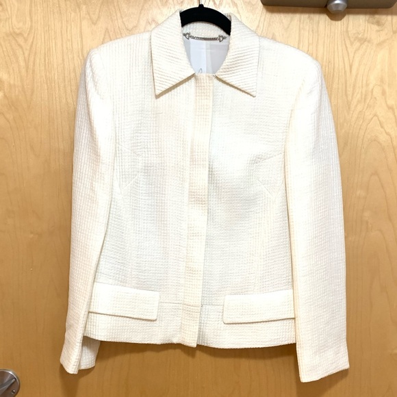 Gucci Jackets & Blazers - Gucci Cream Textured Structured Career Blazer